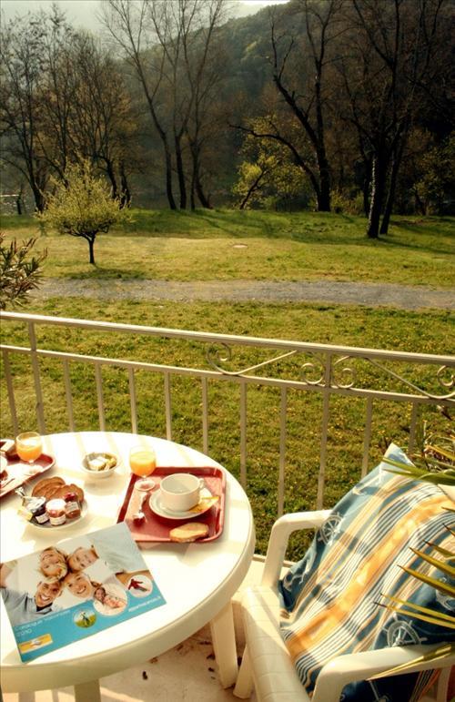 Vacanceole - Le Domaine De Chames - Pont D'Arc Vallon-Pont-dʼArc Restaurante foto